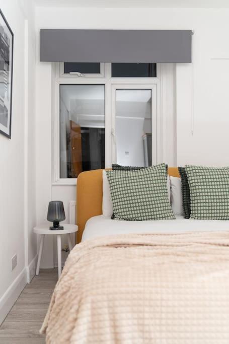 Two Bedroom Apartment By Buonomo Stays Short Lets & Serviced Accommodation In Balham With Balcony Londres Exterior foto